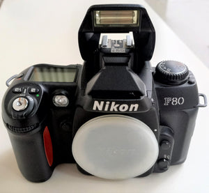 NIKON F80D NERA CORPO Autofocus Motorizzata Flash Integrato TTL AF OTTIMO ST.QUARTZ DATE Datario KIT. OB 70-210mm 4-5,6 AF MACRO