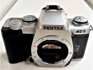 PENTAX MZ-5 REFLEX AF PROGRAM-AUTO-MANUALE-FLASH TTL INTEG. MOTORIZ.-PANORAMA 3 MOD. ESPOS., CORPO USATO