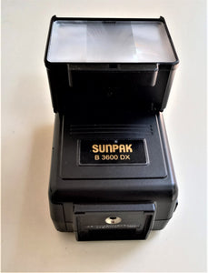 SUNPAK B3600DX FLASH NG.36 ISO 100 PARAB. ORIENT. 0-90° VERT. 330° ORIZZ. PARAB. ZOOM DA 40 A 150mm USATO COME NUOVO ADATT. ESCL.