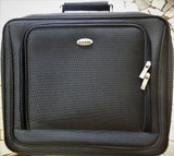 KRAUN KR-BC NERA BORSA TRASPORTO x NOTEBOOK 17" Misure: 34X33X6  NUOVA Peso 1 Kg. Materiale CORDURA 4 Tasche