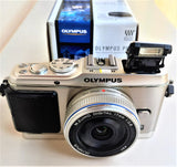 OLYMPUS PEN E-P3 SILVER Corpo MIRRORLESS 4/3 12MP  LIVEVIEW Sensore 4/3 Stabilizzato LCD 3" FULLHD  USATO C/NUOVA KIT con OB. M.ZUIKO 17mmF.2.8 SILVER NUOVO POLYPHOTO