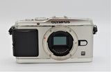 OLYMPUS PEN E-P3 SILVER Corpo MIRRORLESS 4/3 12MP  LIVEVIEW Sensore 4/3 Stabilizzato LCD 3" FULLHD  USATO C/NUOVA KIT con OB. M.ZUIKO 17mmF.2.8 SILVER NUOVO POLYPHOTO